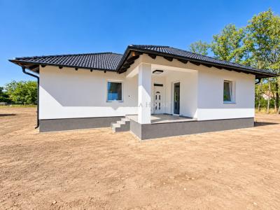 Eladó családi ház