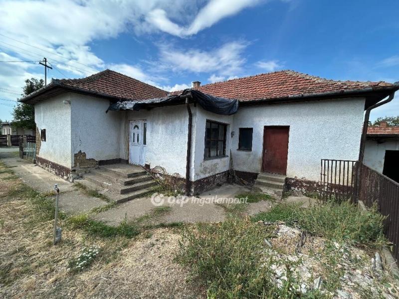 Eladó családi ház Ebes