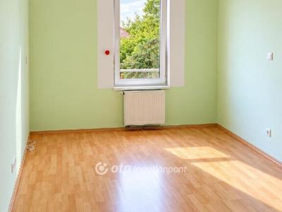 Eladó lakás Százhalombatta
