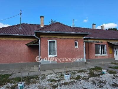 Eladó családi ház Budapest
