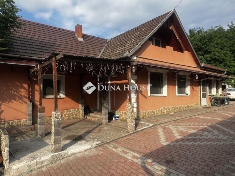 Eladó családi ház Dunaújváros