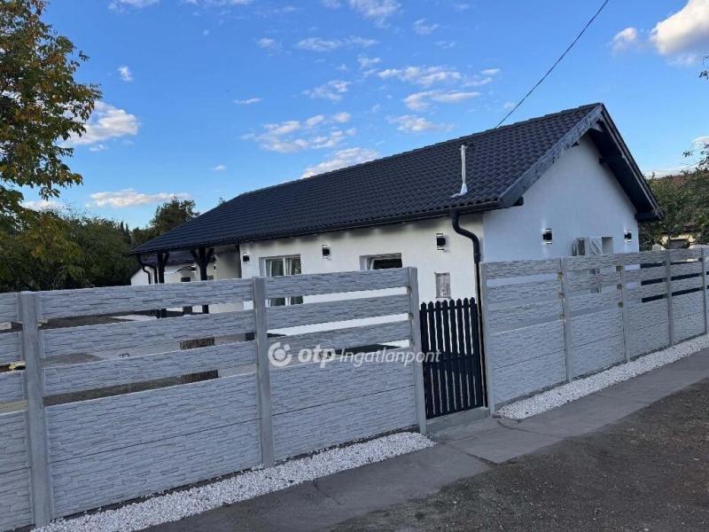 Eladó családi ház Tápiószele