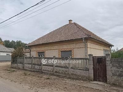 Eladó családi ház Tápiószecső