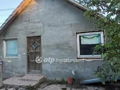 Eladó családi ház Érd