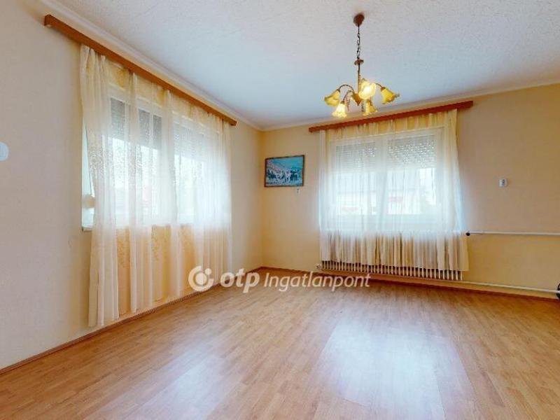 Eladó családi ház Tiszakanyár