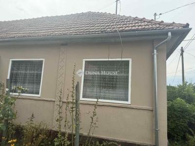 Eladó családi ház Szentlőrinckáta