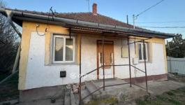Eladó családi ház Poroszló