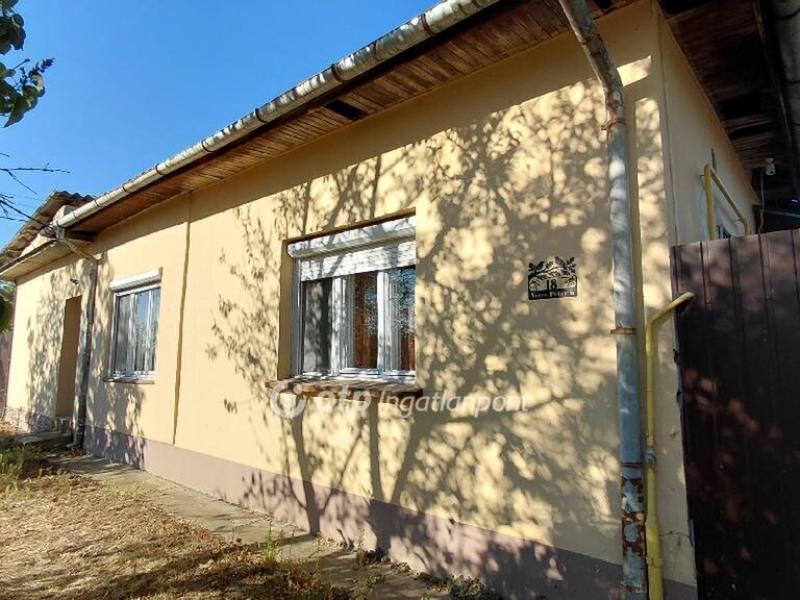 Eladó családi ház Orosháza