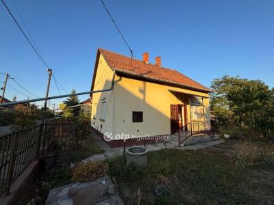Eladó családi ház Püspökladány