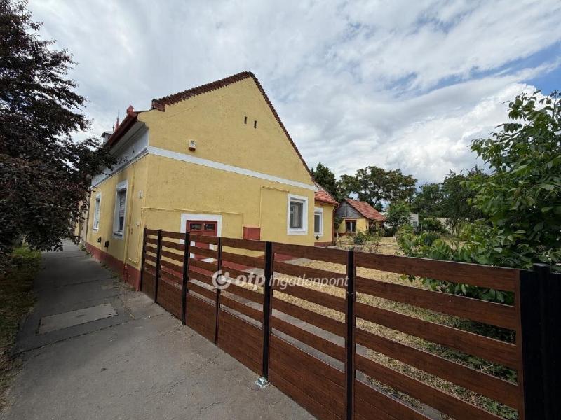 Eladó családi ház Berettyóújfalu