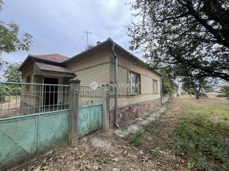 Eladó családi ház Kóny