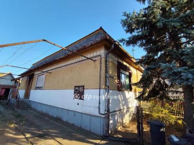 Eladó ikerház Téglás