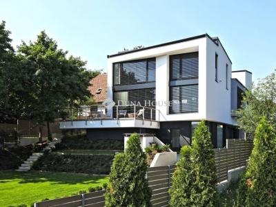 Eladó családi ház Budapest