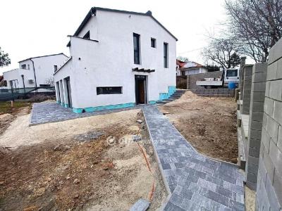 Eladó családi ház Velence