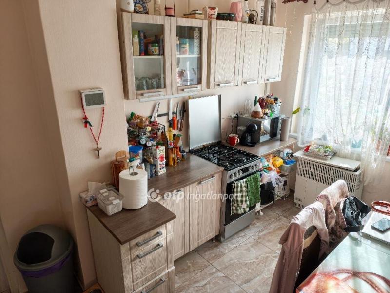 Eladó családi ház Pápa