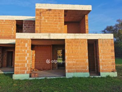 Eladó lakóövezeti telek - 4032 Debrecen