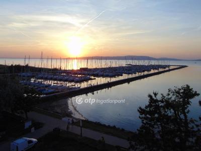 Eladó nyaraló - 8646 Balatonfenyves