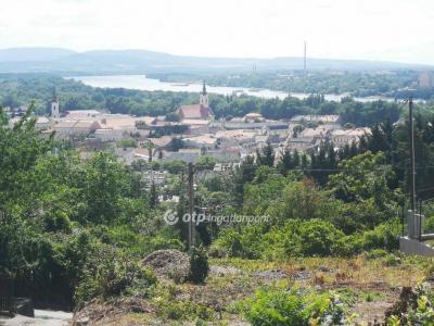 Eladó lakóövezeti telek - 2500 Esztergom