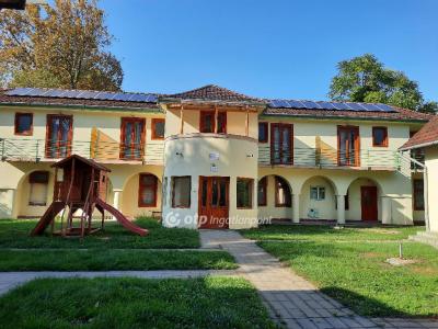 Eladó szálloda, hotel, panzió - 8600 Siófok