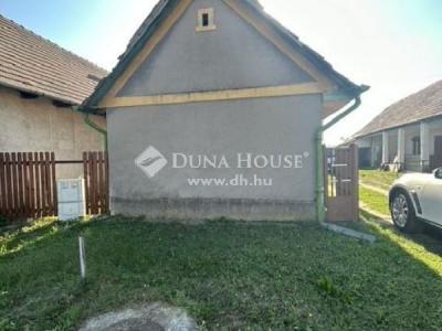 Eladó családi ház - 2211 Vasad