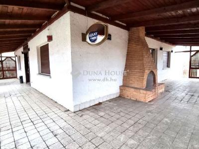 Eladó családi ház - 2253 Tápióság