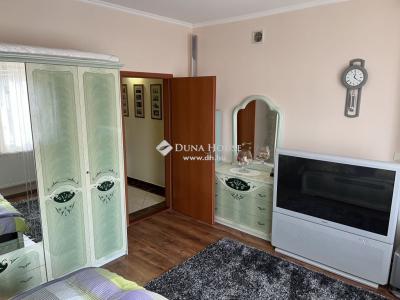 Eladó családi ház - 8142 Úrhida
