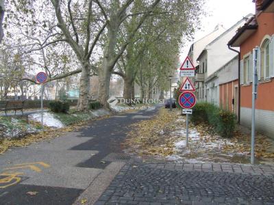 Eladó családi ház - 2500 Esztergom