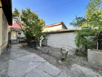 Eladó családi ház - 2700 Cegléd