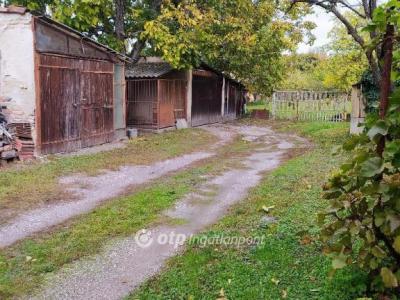 Eladó családi ház - 9028 Győr, Csendes utca