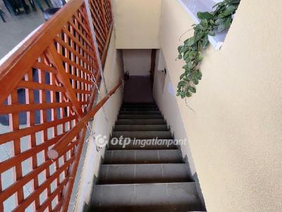 Eladó családi ház - 2483 Gárdony