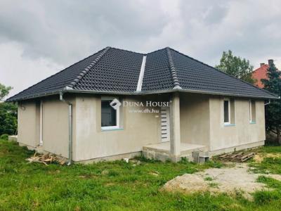 Eladó családi ház - 7743 Romonya