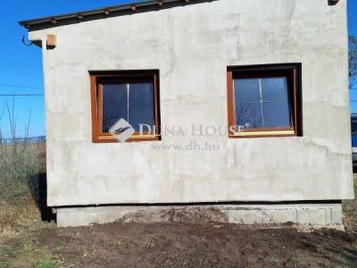 Eladó családi ház - 2252 Tóalmás