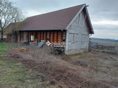 Eladó termőföld, szántó - 2162 Őrbottyán