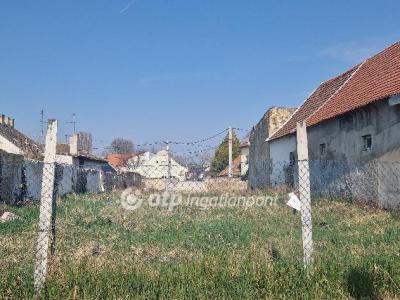 Eladó lakóövezeti telek - 9025 Győr