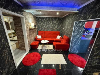 Eladó családi ház - 4066 Tiszacsege