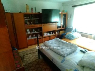 Eladó családi ház - 4130 Derecske