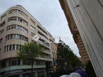 Eladó lakás - 1052 Budapest, V. kerület , Párizsi utca