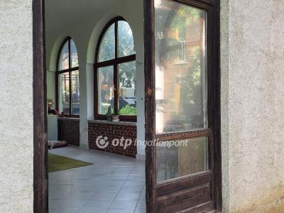 Eladó családi ház - 2083 Solymár