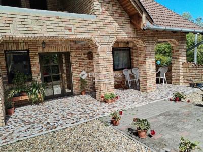 Eladó családi ház - 2730 Albertirsa, Pesti út