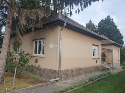 Eladó családi ház - 2200 Monor, Ady Endre utca