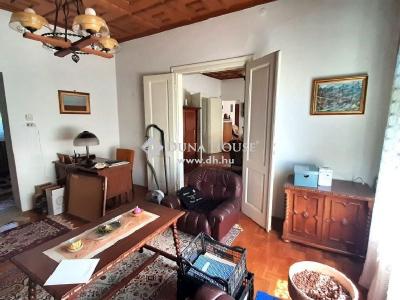 Eladó családi ház - 2500 Esztergom