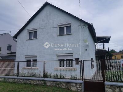 Eladó családi ház - 2890 Tata, Deák Ferenc utca