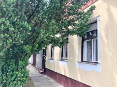 Eladó családi ház - 6771 Szeged