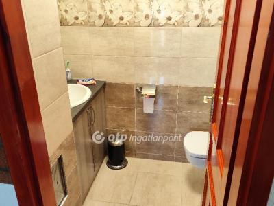 Eladó családi ház - 9182 