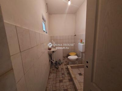 Eladó családi ház - 2200 Monor