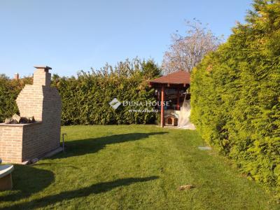Eladó családi ház - 2458 Kulcs, Muskátli utca