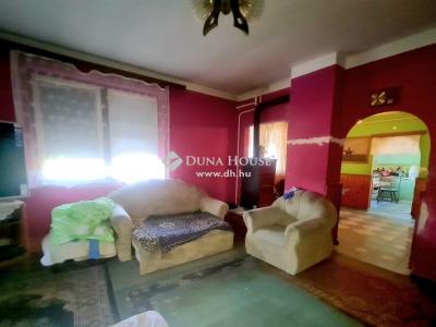 Eladó családi ház - 7940 Szentlőrinc, Baja utca