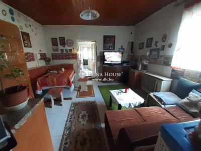 Eladó családi ház - 2200 Monor
