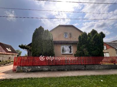 Eladó családi ház - 3458 Tiszakeszi, Kossuth utca