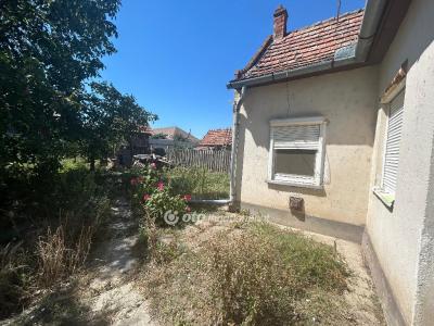 Eladó családi ház - 4200 Hajdúszoboszló